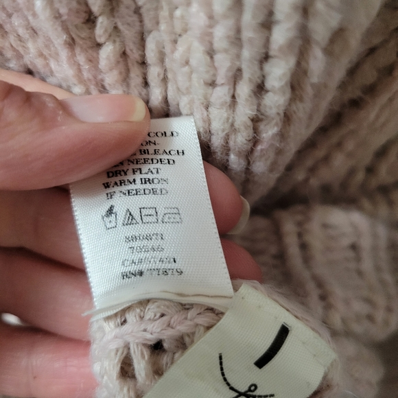 Ann Taylor pink chunky knit sweater size medium - Picture 9 of 9